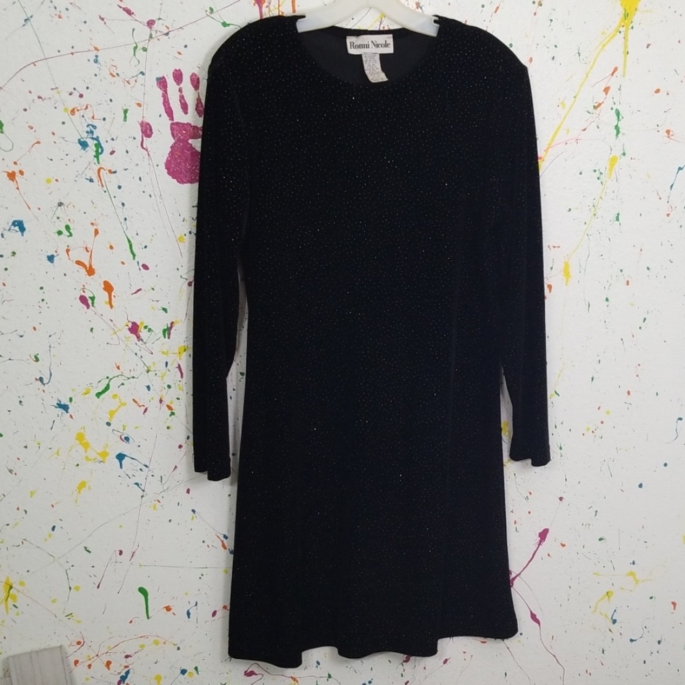 Pretty long sleeve black dress